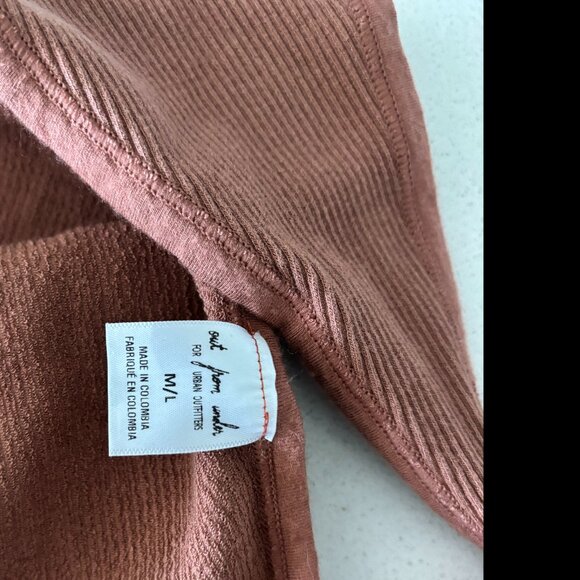 Out From Under Wrap It Up Seamless Reversible Bra Top M/L Taupe - Picture 4 of 5